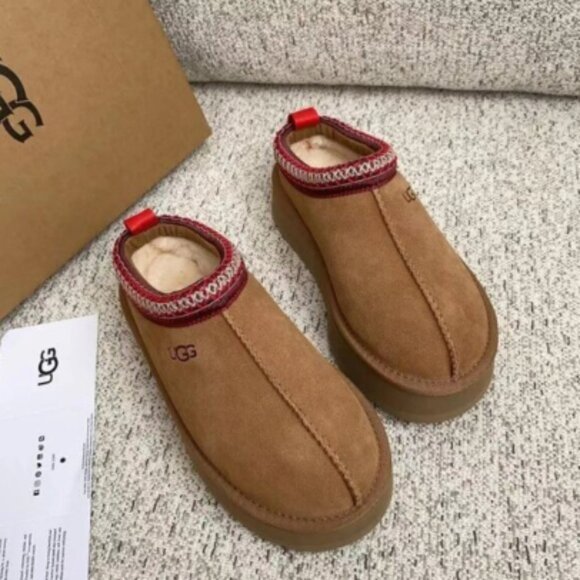 UGG Tazz Slipper in Chestnut - Picture 9 of 10
